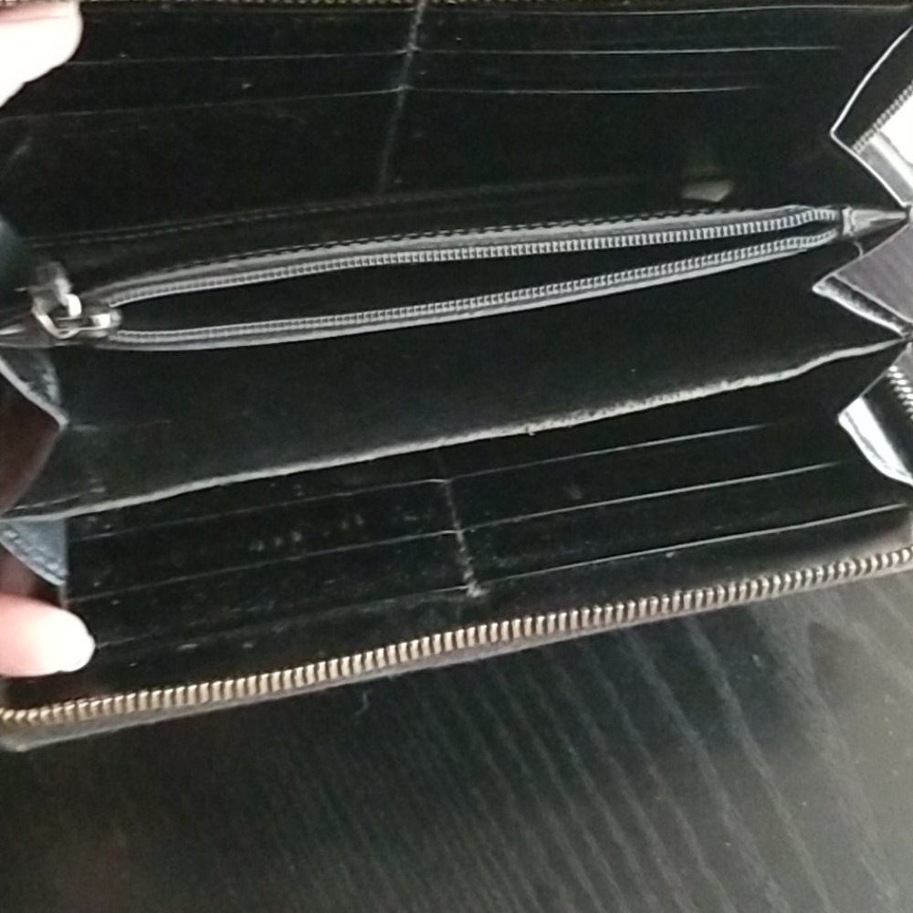 Authentic Gucci Wallet - Picture 10 of 10